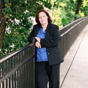 Meet your Posher, Leigh